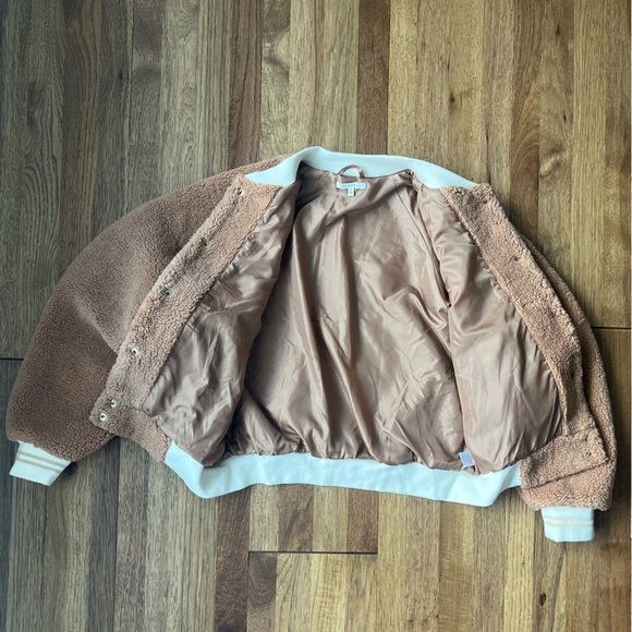 NWOT Teddy Sherpa Bomber Jacket Tan Beige Women’s Sz M Preppy Cozy - Picture 7 of 9